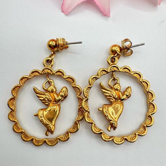 Vintage Avon Soaring Angel Earrings 1992 Hoop Dangle Drop Holiday Gold Tone Cute - Picture 3 of 7
